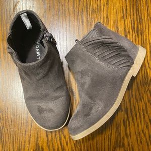 Old navy boots toddler 8